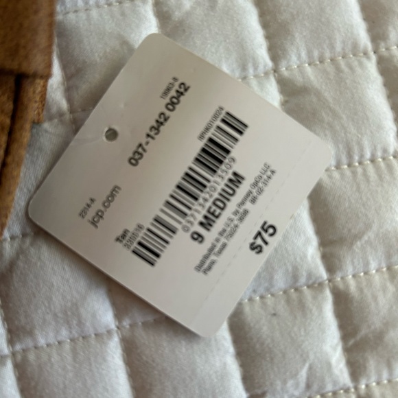 AJC110 short brown boots perfect for dresses or jeans. - Picture 6 of 6